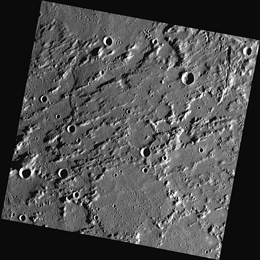 Fotomural A Rugged Landscape Outside of Caloris