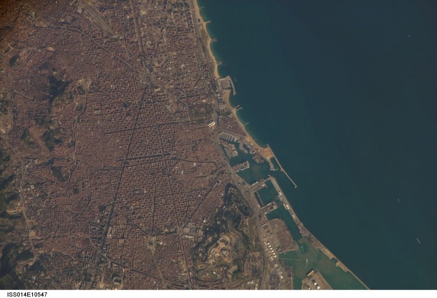 Fotomural Earth Observations taken by the Expedition 14 crew