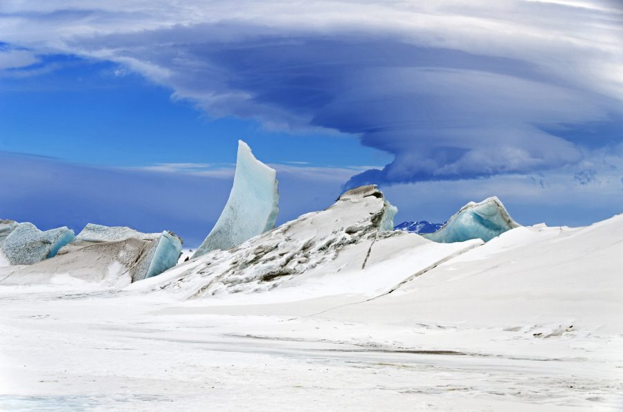 Fotomural Wonders in the Antarctic Sea and Sky